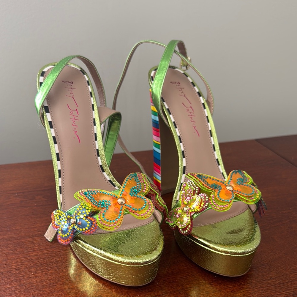 Betsey Johnson Gold Platform Sandals with Tropical Embellishments